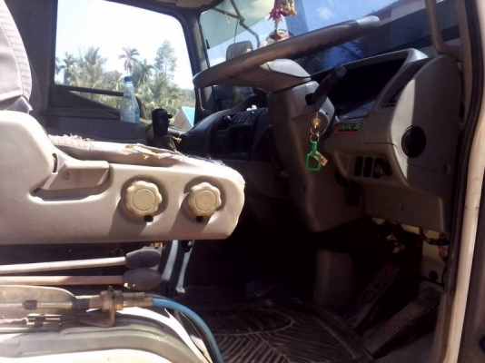 รถมิตซู 10 ล้อดั้ม 260 แรงม้า. ปี 48  สนใจติดต่อ 081 - 6079515