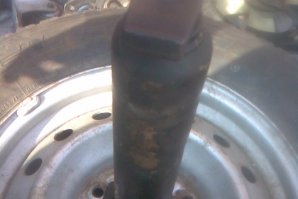 แม่แรงตัวยาวงานเยอรมัน 4 ตันสภาพพร้อมใช้งานครับเป็นงานเยอรมันครับความสูงของกระบอกประมาณ 45 ซ.ม. ครับ รวมโยกขึ้นประมาณ 90 ซ.มครับสภาพพร้อมใช้ครับราคานี้คุ้มครับ