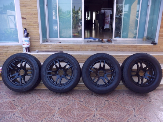 ขอแหวกแนวครับ ขายแม็ก 18x8.5 สีดำ พร้อมยาง 265/60/18 ปี 10