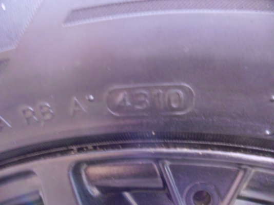 ขอแหวกแนวครับ ขายแม็ก 18x8.5 สีดำ พร้อมยาง 265/60/18 ปี 10 ขอแหวกแนวครับ ขายแม็ก 18x8.5 สีดำ พร้อมยาง 265/60/18 ปี 10