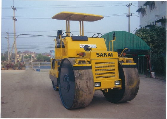 รถบดถนนสามล้อเหล็ก R2S