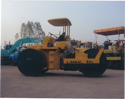 รถบดถนนสามล้อเหล็ก R2S