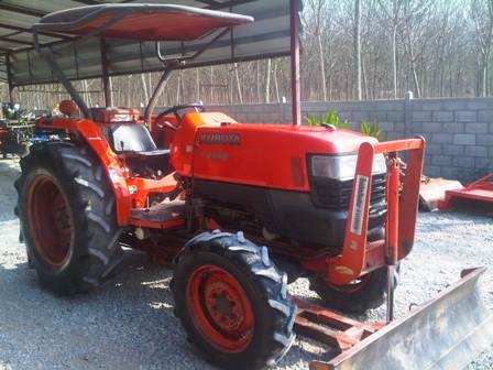 ขายรถไถ Kubota L 4508 (4WD) พร้อมดันหน้า สภาพเดิมๆ ขายรถไถ Kubota L 4508 (4WD) พร้อมดันหน้า สภาพเดิมๆ
