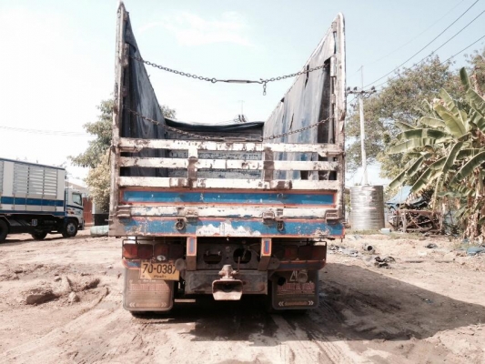 ขายรถบรรทุกเก่า 10 ล้อ กระบะเหล็กดั้มพ์ HINO MEGA FM