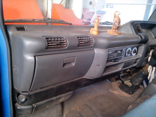 ขาย ISUZU NKR 130แรง วิ่งน้อย มือเดียวป้ายแดง เจ้าของขายเอง T.0813923273 ขาย ISUZU NKR 130แรง วิ่งน้อย มือเดียวป้ายแดง เจ้าของขายเอง T.0813923273