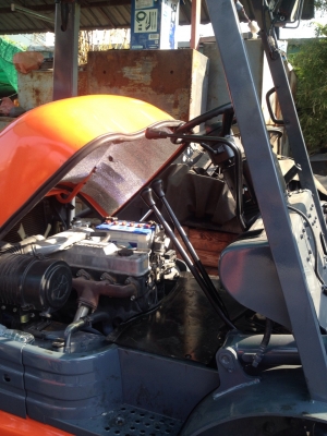 รถยกโตโยต้ารุ่น 6 ยก 3 ตัน เสาสูง 3 เมตร เครื่องดีเซล เกียร์ธรรมดา