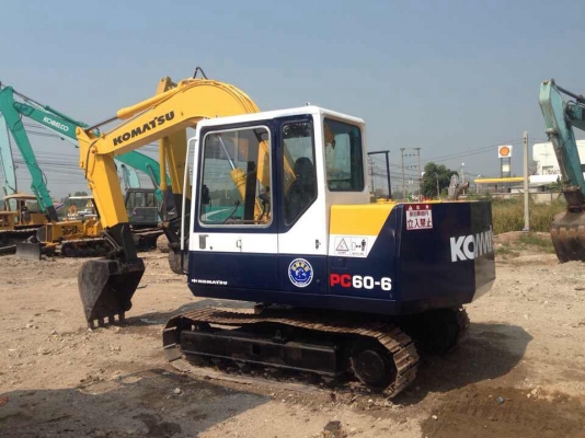 ขายรถแมคโครPC60-6สภาพพร้อมใช้ ราคาเบาๆๆ สนใจติดต่อ บอย 085-156-2314