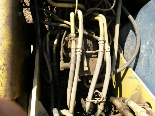 ***ขายแล้วครับขอบคุณ Truck2hand ขายแบคโฮ KOBELKO MARK3 SK200 เก๋งน้ำเงิน เครื่องเดิมปั้มเดิม เครื่องอ่อนหน่อย เอวพอใช้ ช่วงล่างพอใช้ โซ่บางใบแทรกบาง ไฟฟ้าตัด บูมอาร์มสวย ไม่มีปะ เฟรมสวยไม่ผุ ทำงานได้ เ็ก็บช่วงล่าง พร้อมใช้เลยครับ เอกสารเล่มทะเบียนครบ ขายต