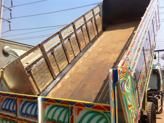 HINO 3H เครื่อง HO7D 195 แรงม้า สภาพทำสี เก็บงานเรียบร้อย พร้อมใช้มาก