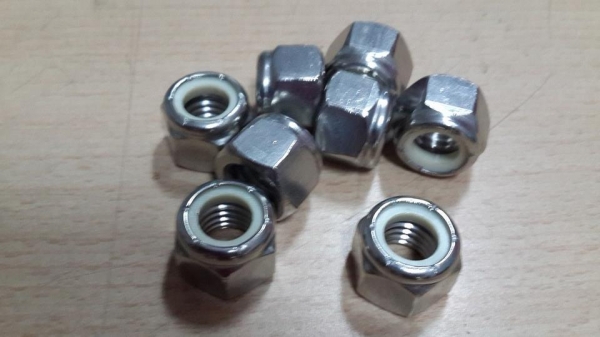 ขาย U-BOLT สแตนเลส สำหรับทำเทเลอร์เรือครับ ขาย U-BOLT สแตนเลส สำหรับทำเทเลอร์เรือครับ