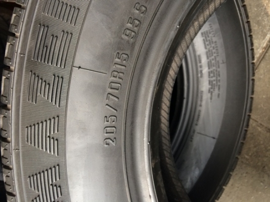 ยางใหม่ ปีเก่า 205/70/15 ยางอินเดีย 1คู่ ยางใหม่ ปีเก่า 205/70/15 ยางอินเดีย 1คู่