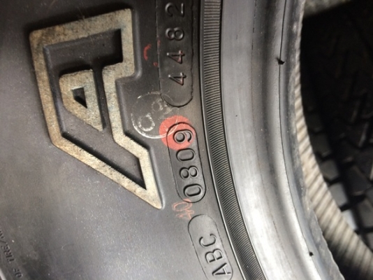 ยางใหม่ ปีเก่า  maxxis Brovo 30/9.5/15  1เส้นคับ