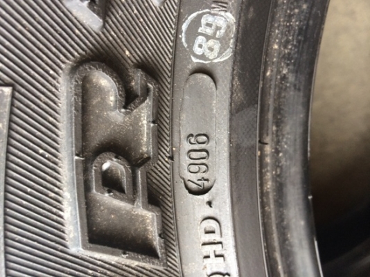 ยางใหม่ ปีเก่า  maxxis Brovo 30/9.5/15  1เส้นคับ