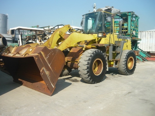 รถตักล้อยาง 3 คิว Komatsu WA300-3E รถเก่านอก ยังไม่เคยผ่านการใใช้งานในไทย 100\%