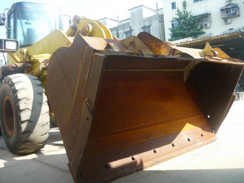 รถตักล้อยาง 3 คิว Komatsu WA300-3E รถเก่านอก ยังไม่เคยผ่านการใใช้งานในไทย 100\%