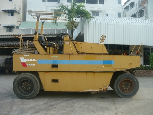 รถบด 7 ล้อยาง SAKAI T600 (เกียร์ออโต้) เก่านอกนำเข้าจากญี่ปุ่น ชั่วโมงการทำงานน้อย ยังไม่ผ่านการใข้งานในไทย 100\% พร้อมลุยงานทุกสถานะ