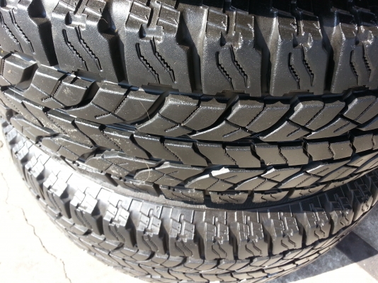 ขายyokohama    พรอมแม็กอีชุชุเดิม   235/70/15 สวย 1ชุดครับ