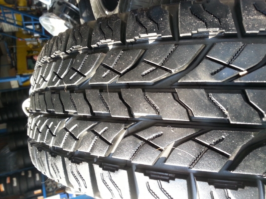 ขายyokohama    พรอมแม็กอีชุชุเดิม   235/70/15 สวย 1ชุดครับ