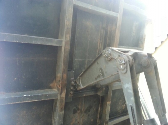 รถอีซูซุ 6 ล้อดั้ม FTR 210 แรงม้า ปี 53   ( รถวิ่ง 13x,xxx กม. ) สนใจติดต่อ 081 - 6079515