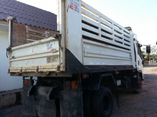 รถอีซูซุ 6 ล้อดั้ม FTR 210 แรงม้า ปี 53   ( รถวิ่ง 13x,xxx กม. ) สนใจติดต่อ 081 - 6079515