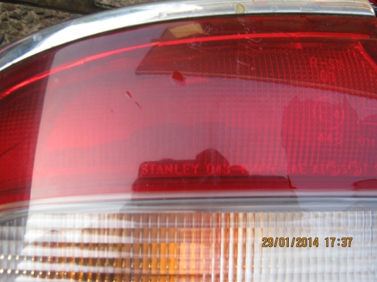 แผงทับทิมฝาท้าย  1992- 1997  ของ ultima   พร้อมไฟท้าย L + R  (ของแท้)