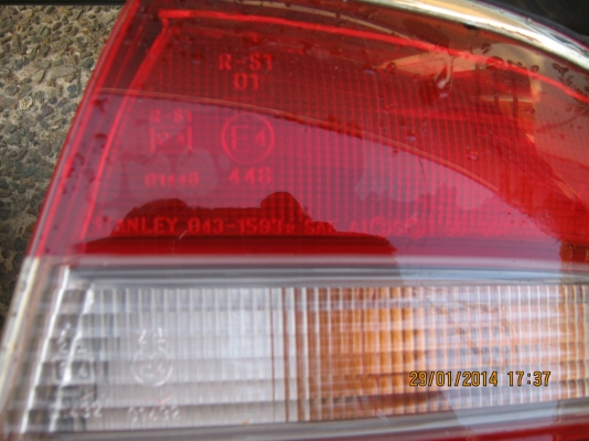 แผงทับทิมฝาท้าย  1992- 1997  ของ ultima   พร้อมไฟท้าย L + R  (ของแท้)