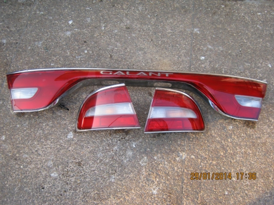 แผงทับทิมฝาท้าย  1992- 1997  ของ ultima   พร้อมไฟท้าย L + R  (ของแท้)