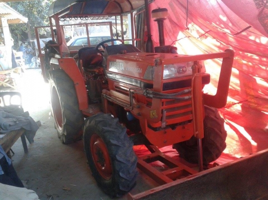 คูโบต้า26แรงขายพร้อมเทลอร์ อุปกรดันหน้า พาล6 รถพร้อมไช้ ประเภทเครืองจักรกลการเกษตร