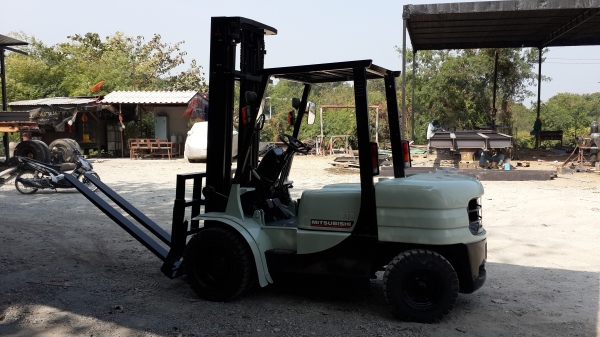 ขายรถโฟคลิฟ3ตันเสาสุง4เมตร..เครื่องแรงมาก..เกียดีรุ่น14c