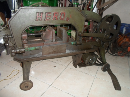 แท่นเลื่อย HERO  สภาพสวย เดิม ๆ พร้อมใช้งาน 9,000