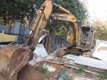 ขาย- รถขุด แบคโฮ KOMATSU: PC 120-3 พร้อมหัวกระแทก หัวเจาะ ขนาดใหญ่  เครื่องยนต์ 4 สูบ พร้อมใช้งาน