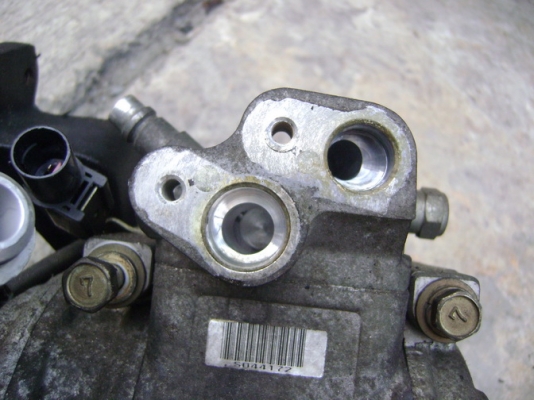 คอมแอร์ mitsu 4g63 แคมเดี่ยวและท่อน้ำหน้าเครื่อง