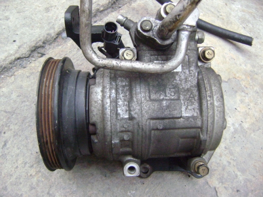 คอมแอร์ mitsu 4g63 แคมเดี่ยวและท่อน้ำหน้าเครื่อง