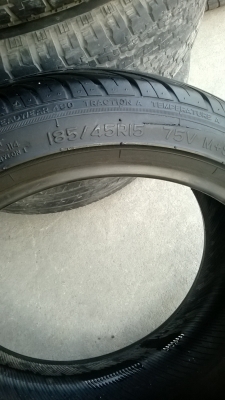 ขายยาง185 45 15 ปี13ชุดละ3300