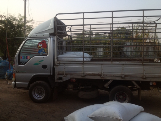 isuzu  หกล้อเล็ก NKR