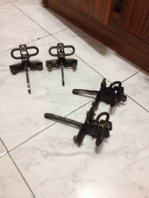 ขายกันเลยประตู BMW e30 4ประตู จำนวน4ชิ้น ราคา400บาท โทร0875077464โส กทม ขายกันเลยประตู BMW e30 4ประตู จำนวน4ชิ้น ราคา400บาท โทร0875077464โส กทม