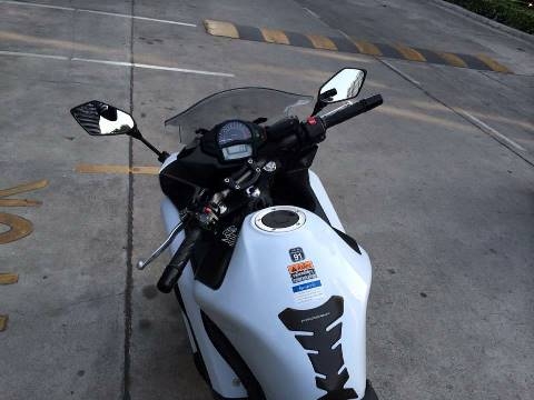 ขาย  Ninja 650 สีขาวปี2013 ประกันศูนย์เหลือ 13 เดือน ไม่เคยล้มเช็คศูนย์ตลอด 237,000 บาท