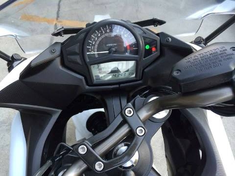 ขาย  Ninja 650 สีขาวปี2013 ประกันศูนย์เหลือ 13 เดือน ไม่เคยล้มเช็คศูนย์ตลอด 237,000 บาท