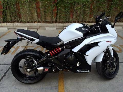 ขาย  Ninja 650 สีขาวปี2013 ประกันศูนย์เหลือ 13 เดือน ไม่เคยล้มเช็คศูนย์ตลอด 237,000 บาท