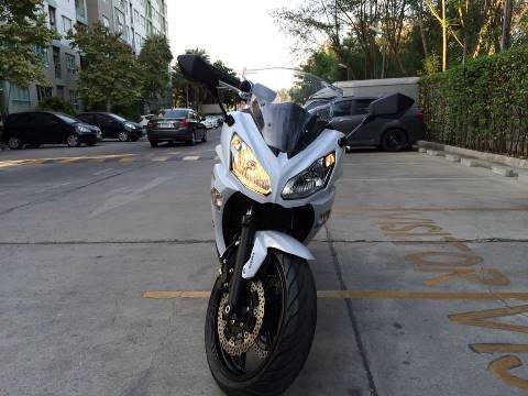ขาย  Ninja 650 สีขาวปี2013 ประกันศูนย์เหลือ 13 เดือน ไม่เคยล้มเช็คศูนย์ตลอด 237,000 บาท