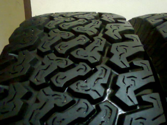 265-70-16 ปี12 ยางใหม่ซื้อมาใช้ได้1อาทิตย์ขายต่อเปลี่ยนใส่ยาง33