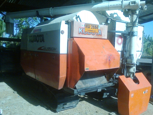 รถเกี่ยวข้าวคู่โบต้า 95อุ้ม