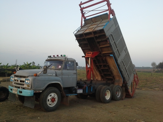 ขายสิบล้อหน้ายาวสองเพลาดั้ม