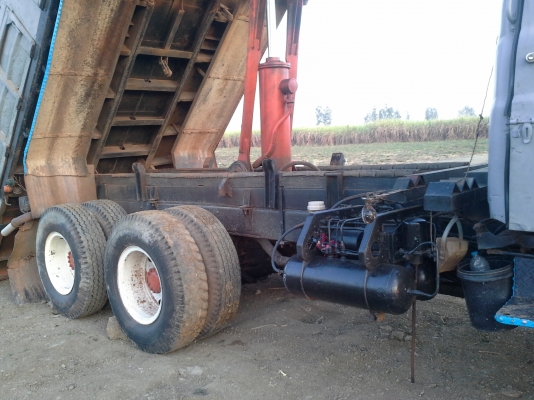 ขายสิบล้อหน้ายาวสองเพลาดั้ม