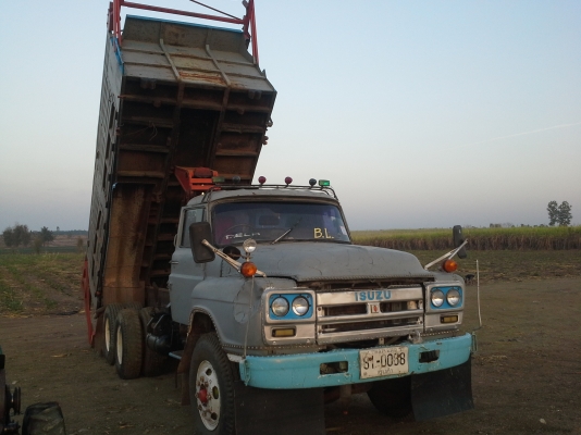 ขายสิบล้อหน้ายาวสองเพลาดั้ม