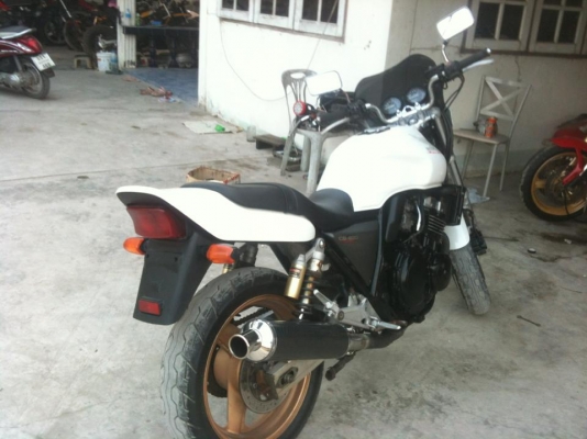 -------  Honda CB 400 ประกอบใหม่ครับ -----------