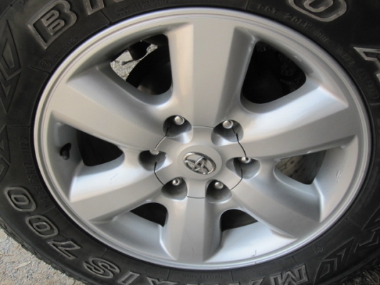 แม็กวีโก้ 17 พร้อมยาง Maxxis AT แม็ก 14+ยาง เก๋ง ถูกๆ