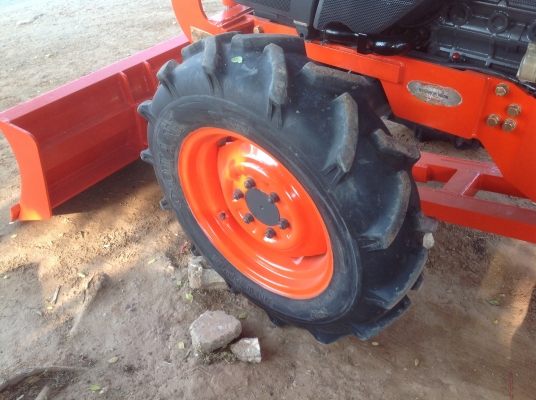 ปัญญาแทรคเตอร์มาแล้ว...จัดมาให้ครับ รีบโดยด่วน.คูโบต้า L4508 พร้อมใบมีดตราช้าง จัดส่ง อ.บุ่งคล้า จ.บึงกาฬ