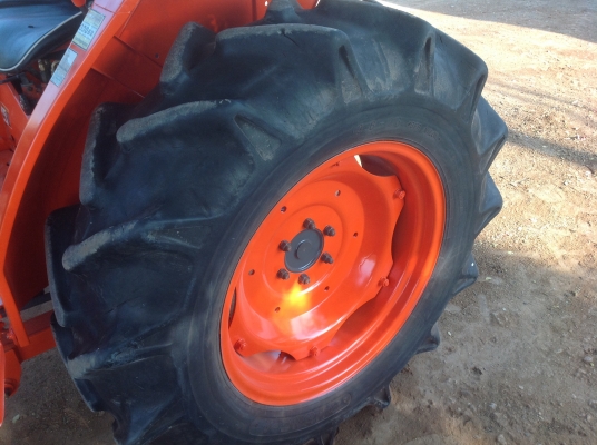 ปัญญาแทรคเตอร์มาแล้ว...จัดมาให้ครับ รีบโดยด่วน.คูโบต้า L4508 พร้อมใบมีดตราช้าง จัดส่ง อ.บุ่งคล้า จ.บึงกาฬ