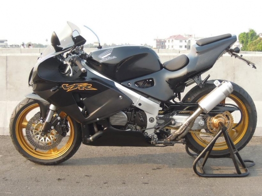 ขายHONDA VFR nc30 ดุๆสักคัน ทบ.แท้พร้อมโอนครับ